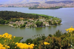 L'isola Nissi sul lago