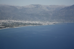 Kalamata ai piedi del Mt. Taigeto